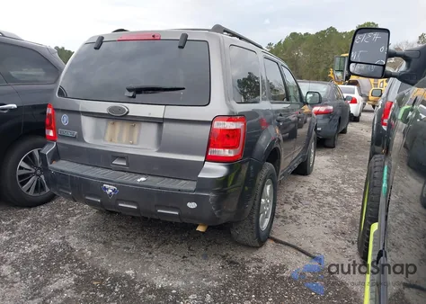 2010 Ford Escape Xlt z USA, uszkodzony, nr VIN 1FMCU0D77AKA42014